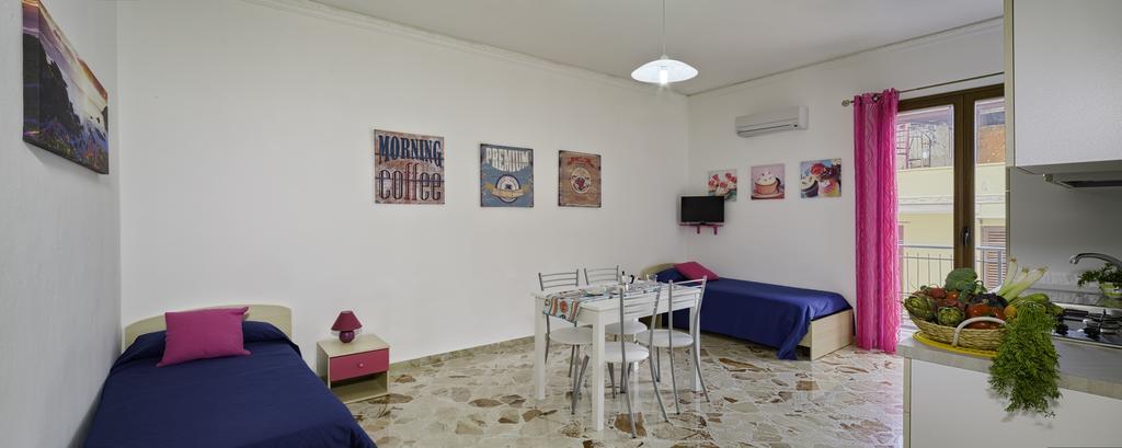 Arricàmpati Family Apartment&Rooms Carini Extérieur photo